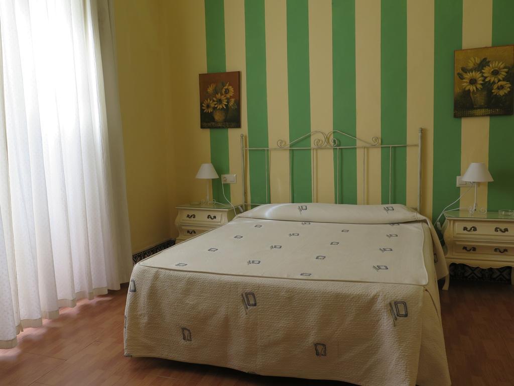 Pension Bienvenido Seville Luaran gambar
